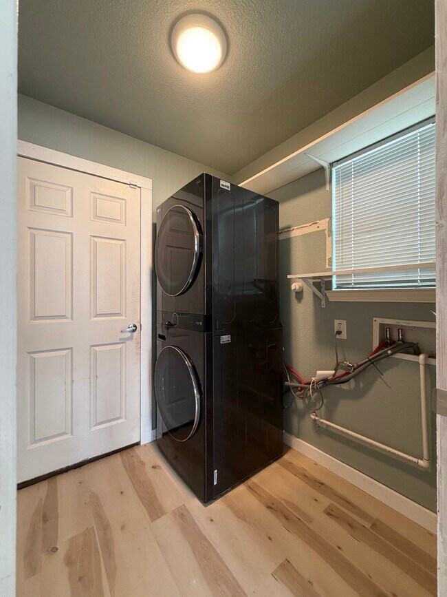 Building Photo - 10911 Canter Spur