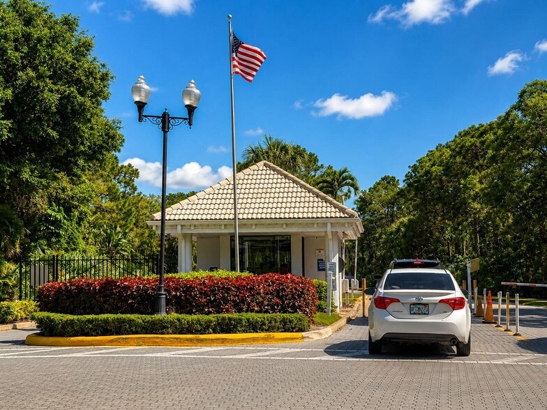 Building Photo - 703 Crosswinds Dr