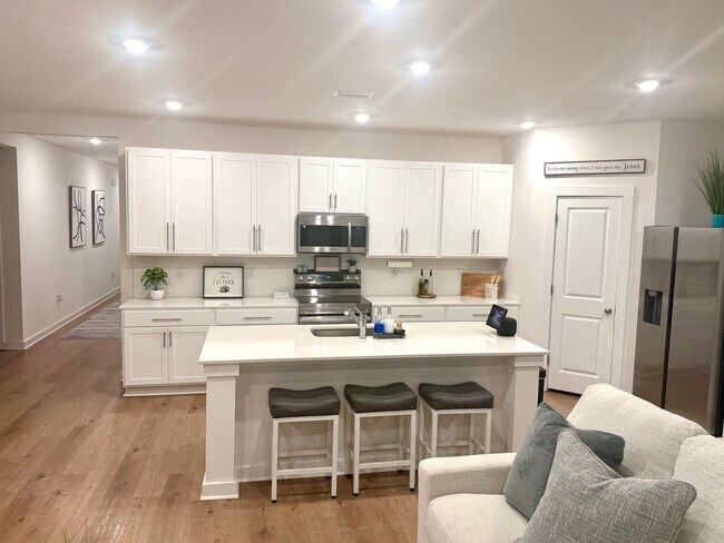 Building Photo - 6266 Buckthorn Cir