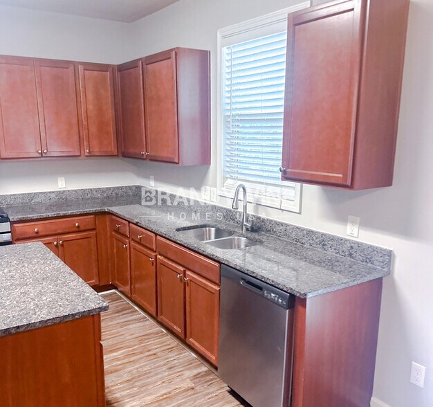 Building Photo - 2585 Kolb Manor Cir SW