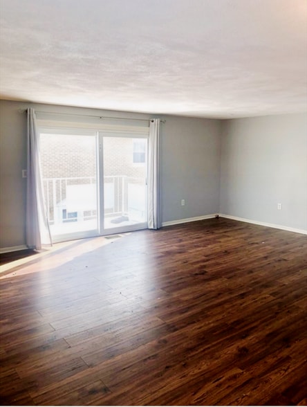 Building Photo - 3 Circuit Ln