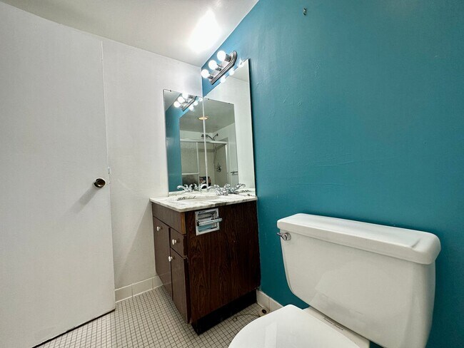 Building Photo - Charming 1 Bedroom/1 Bathroom Condo in Charles Village, Baltimore, MD!