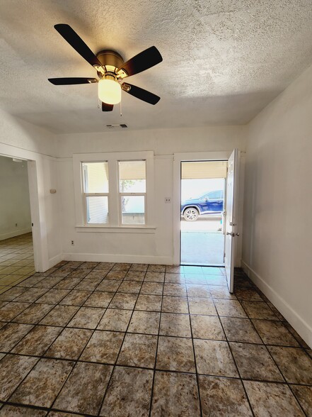 Building Photo - 118 Baker Way