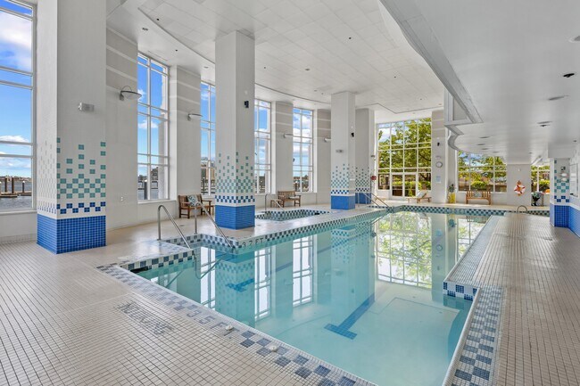 Building Photo - 100 Harborview Dr