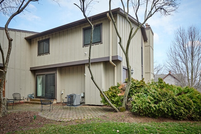 Building Photo - 1066 Florimond Dr