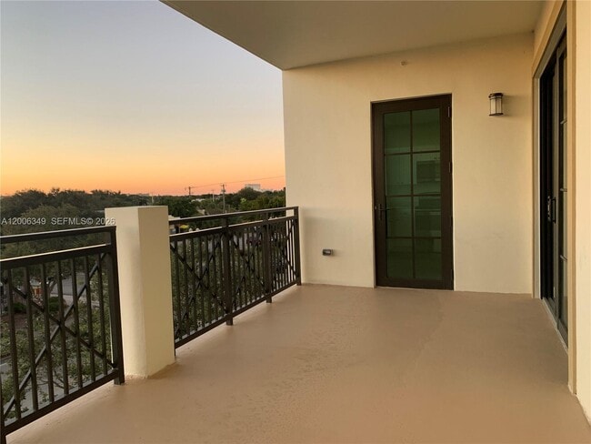 Building Photo - 4100 Davie Rd