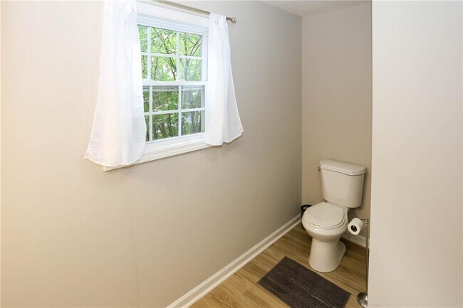 Building Photo - 7116 Blairs View Dr