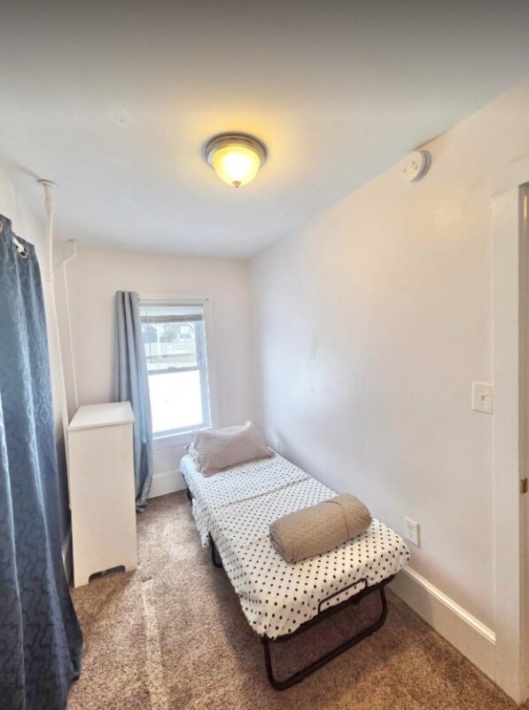 Building Photo - 986 Ash St