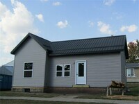 Building Photo - 104 9th St NE