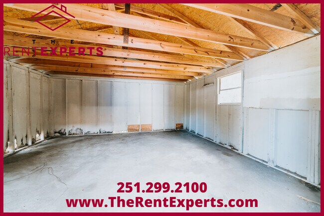 Building Photo - 2551 Farnell Dr