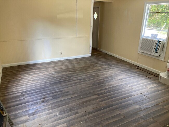 Building Photo - New Home Available! Rent this 2 Bedroom Home in Beech Island!