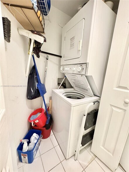 Building Photo - 3300 NE 191st St