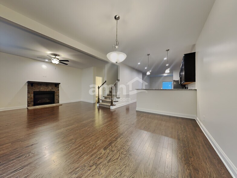 Building Photo - 1617 Silver Spur Ln