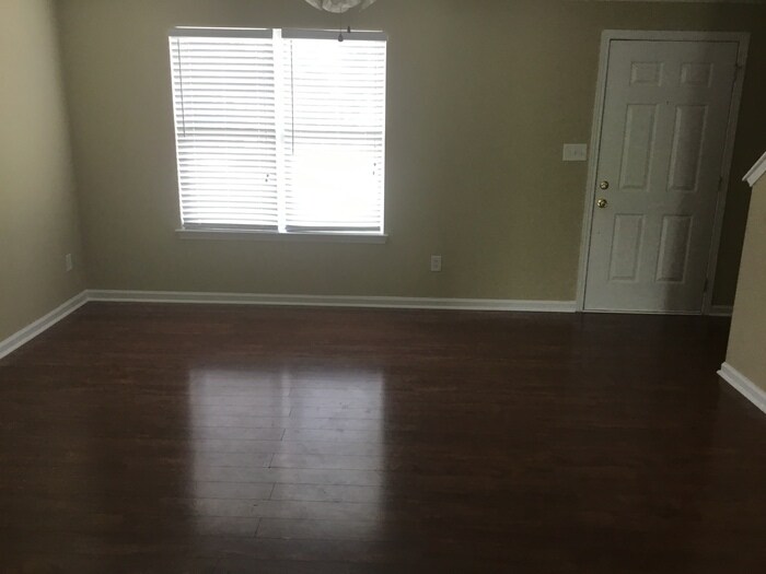 Building Photo - 1216 Bicycle Ct