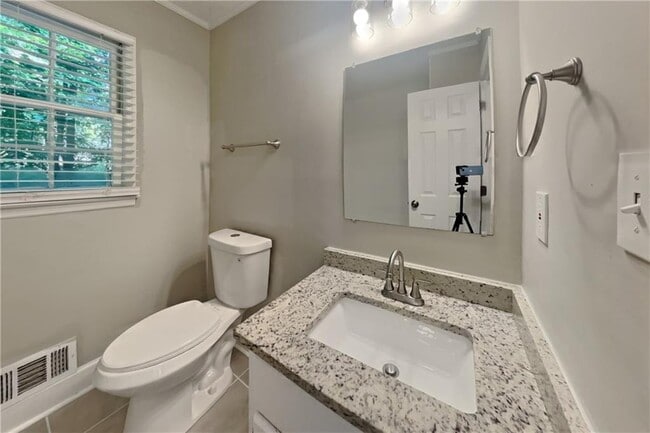 Building Photo - 1028 Pine Cove Dr SW