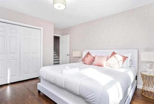 Building Photo - 1277 Blvd Lorraine SW