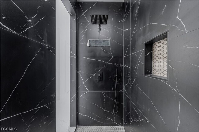 Building Photo - 2721 NW 41st Ave