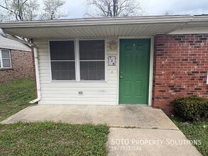 Building Photo - 716 Warren St