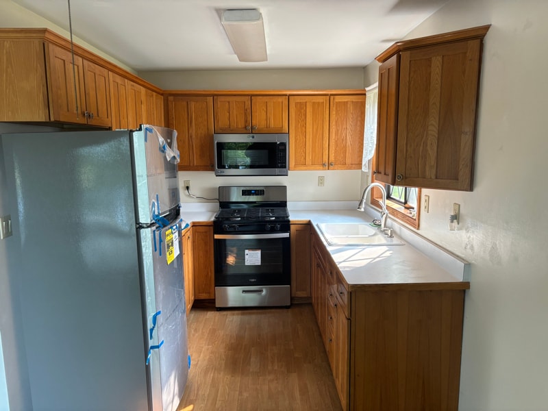 Building Photo - 646 Island