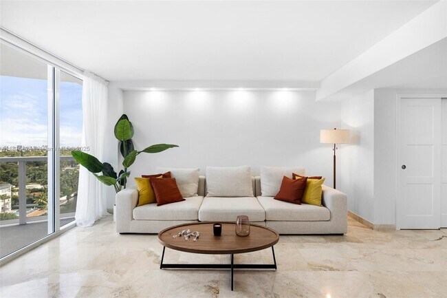 Building Photo - 2401 Collins Ave