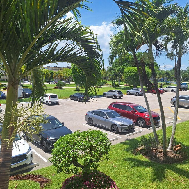 Building Photo - 2092 Wolverton E