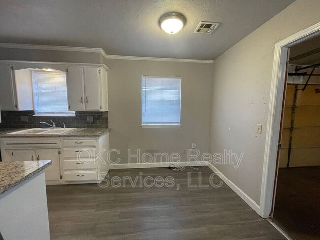 Building Photo - 3603 Willow Springs Dr