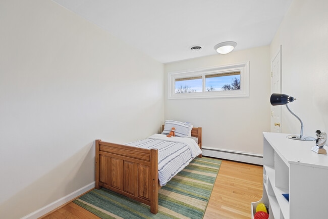 Building Photo - 10119 Farmington Dr