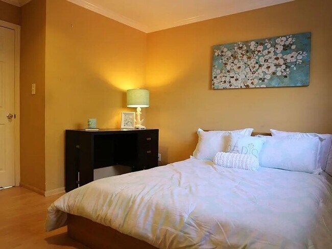Building Photo - Charming 3-Bed, 2-Bath Home in Santa Clara