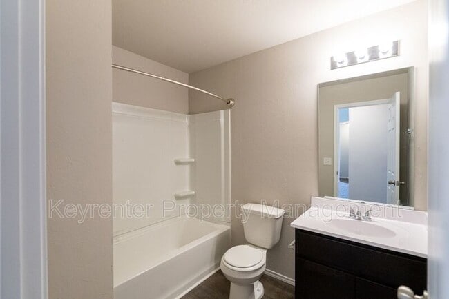 Building Photo - 1317 S Silver Dr