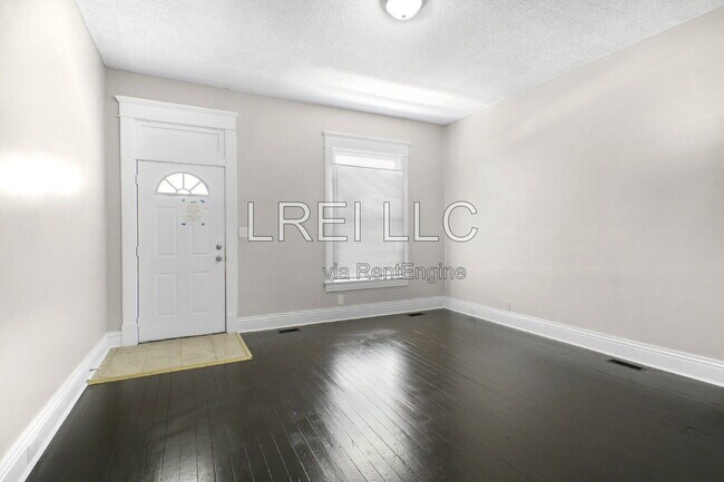 Building Photo - 2717 Hale Ave