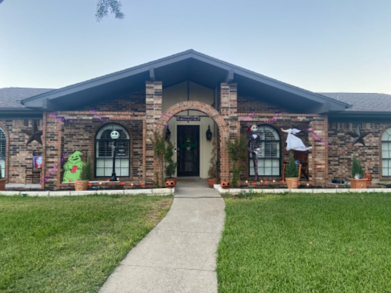 Building Photo - 232 W Louella Dr