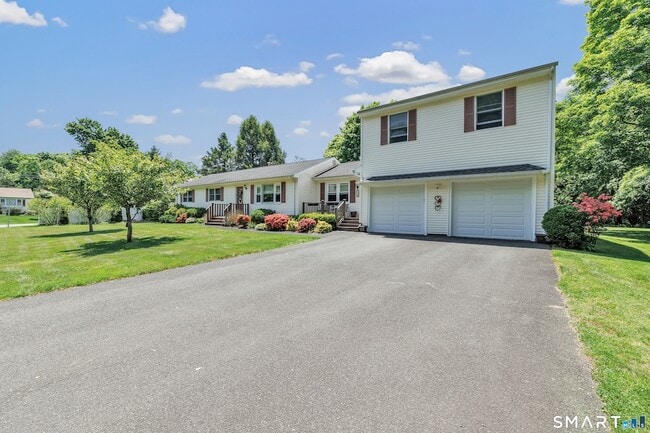 Building Photo - 5 Saxony Dr
