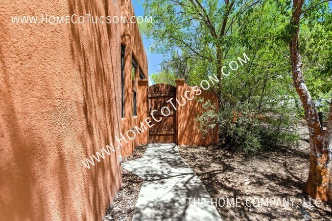 Building Photo - 1921 S Doubletree Ln