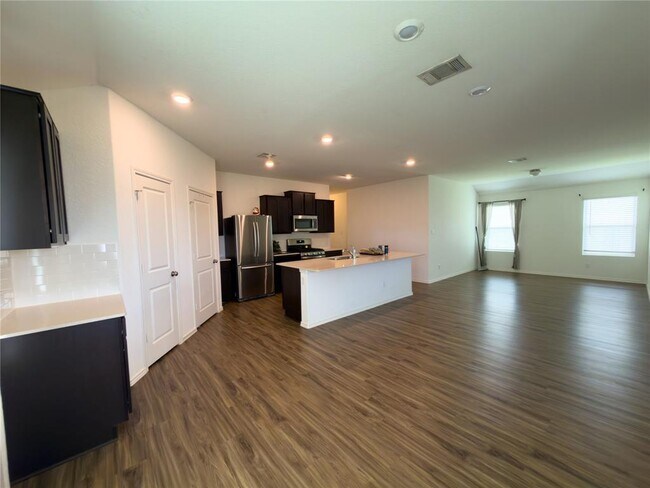 Building Photo - 21417 Wilmiller Ln