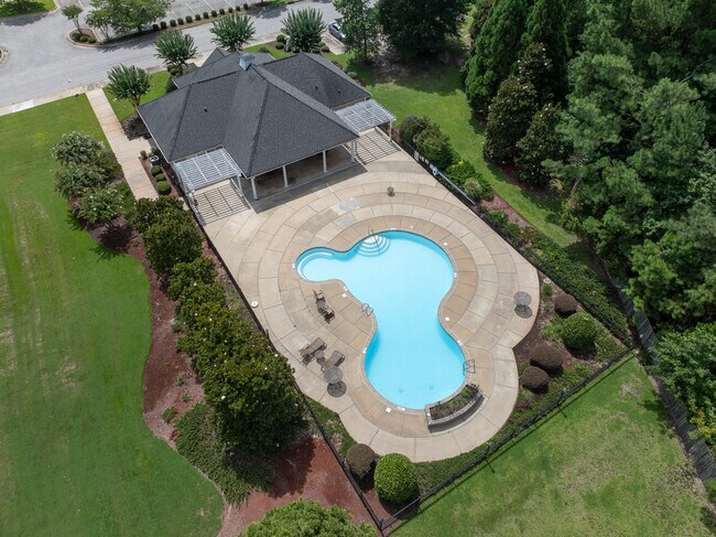 Building Photo - 635 Marshtree Ln