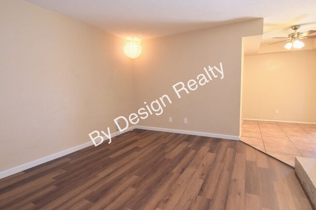 Building Photo - The Monaco Condos 2 Bed 1.5 Bath