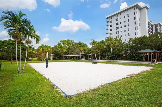 Building Photo - 2600 S Course Dr