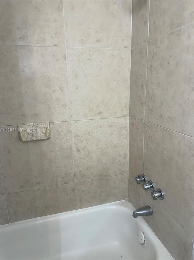 Building Photo - 1805 Sans Souci Blvd