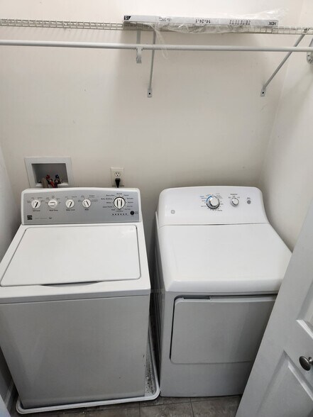 Building Photo - 57 Condict St