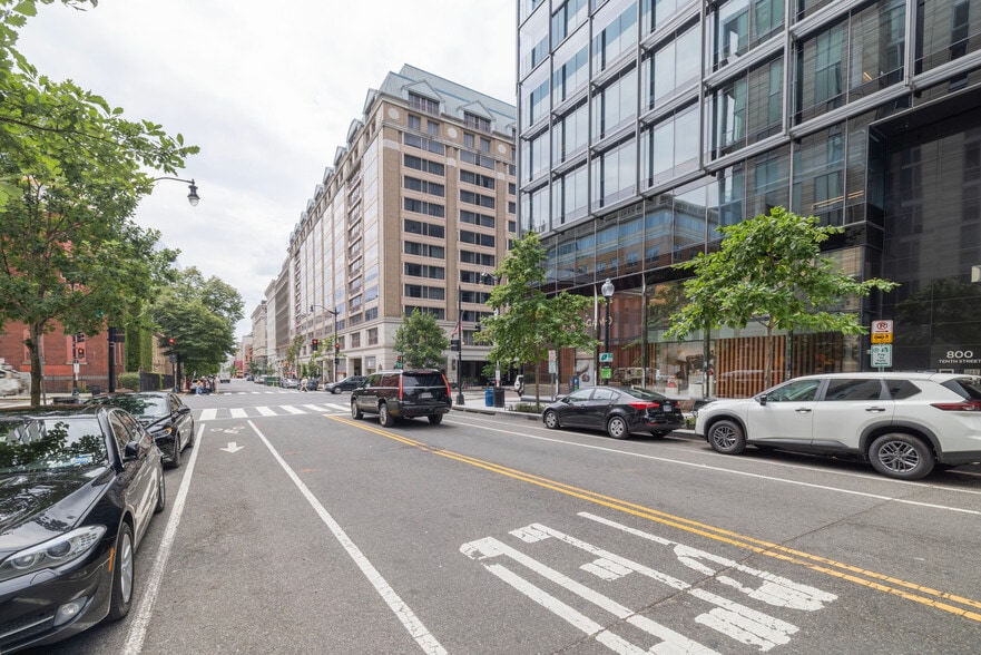 Building Photo - 875 10th St NW