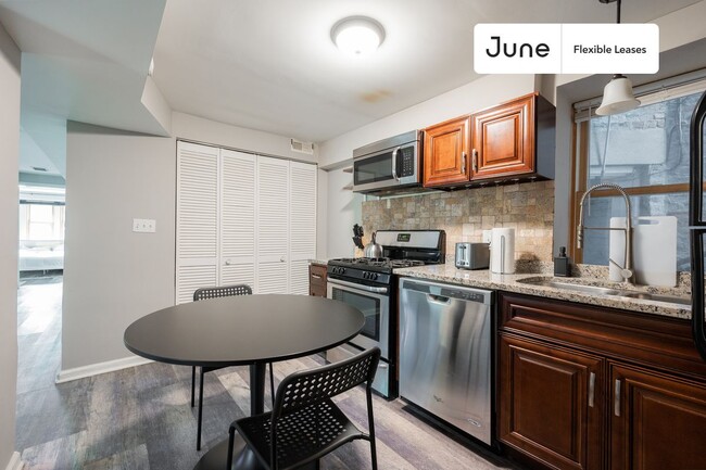 Building Photo - 3516 W Belden Ave