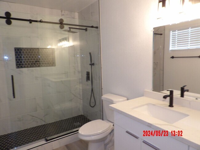 Building Photo - 4240 Gaye Ln
