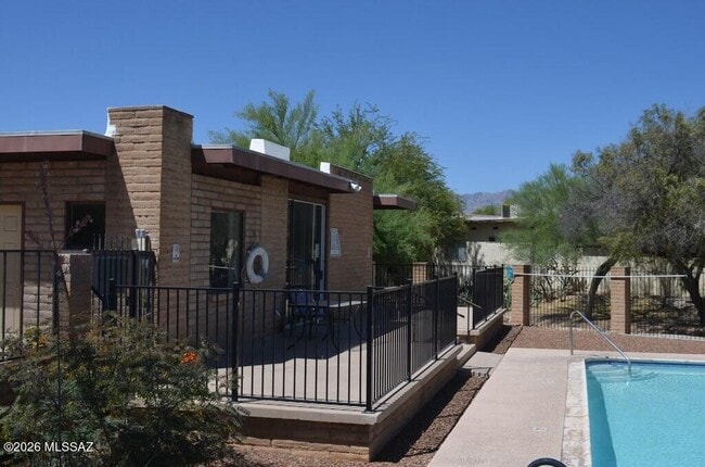 Building Photo - 9159 E Broadway Blvd