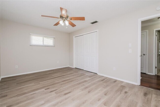 Building Photo - 1202 MacFarlane Ave