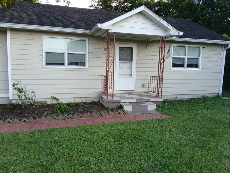 Building Photo - 966 W Grenada Ter