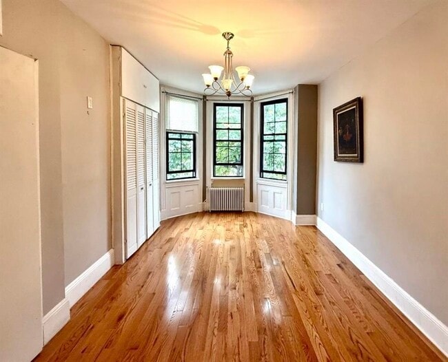 Building Photo - 6607 Lincoln Pl