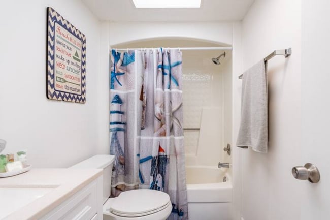 Building Photo - 2810 N Beach Rd