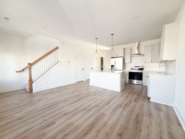 Building Photo - Luxury 3-Bedroom Townhome with Flex Room at Highbury + Summer Special