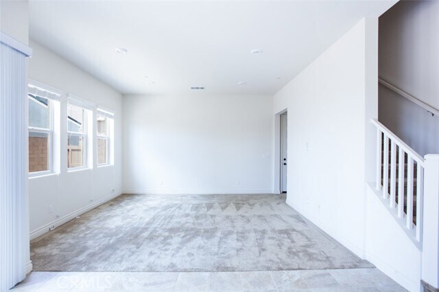 Building Photo - 198 Frame