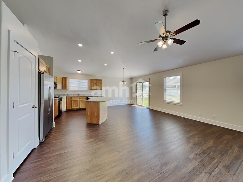 Building Photo - 416 N 3335 W